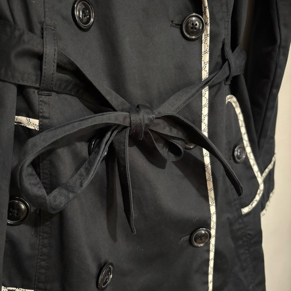 Merona Black Trench Coat White Trim Notched Lapels Waist Tie Size Small - Picture 9 of 11
